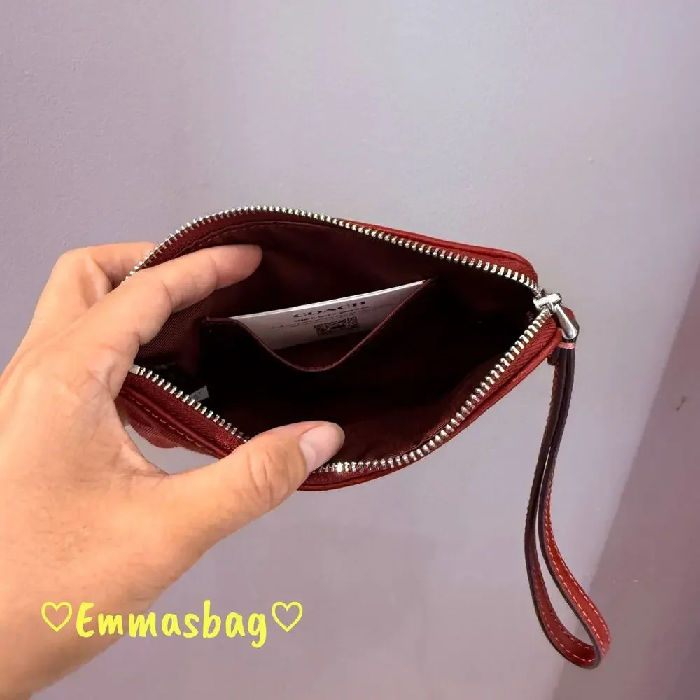 Last 2‼️Coach Corner Zip Wristlet In Signature Denim CDF27 denim/Silver/True Red - Picture 3 of 4